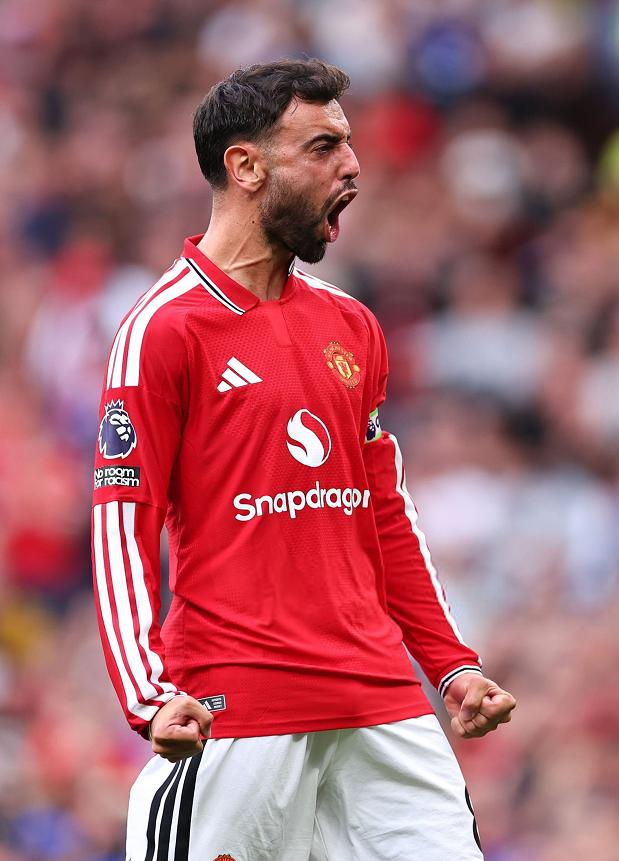 Góc Nhìn FB88: Bruno hat-trick + kiến tạo đường dài, Man Utd thắng 5-2 đội mới lên hạng giành chiế